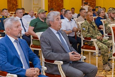 Оренбуржцам вручены госнаграды